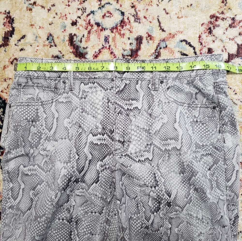 White House Black Market High Rise Sculpt Ankle Skinny Snake Print Jeans Size 10 - Picture 11 of 13